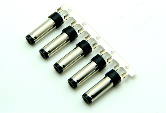 Le type de baril de déchiquetage 10A 12V 5,5 * 2,5 mm fil 18 AWG - 26 AWG connecteurs de prise de courant en courant continu mâle