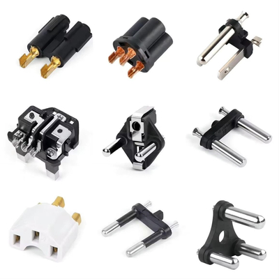 SAA Solid Hollow 3 Pin Power Plug Insert Crimping Machine avec une plaque d'alimentation vibrante