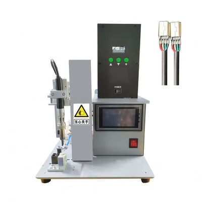 Machine de soudage semi-automatique pour les bornes de ligne de données USB/type-C
