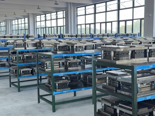 Moule de sertissage de bornes métalliques avec poinçonnage SPM 200 et économie de matériau de 10 % pour presse à grande vitesse