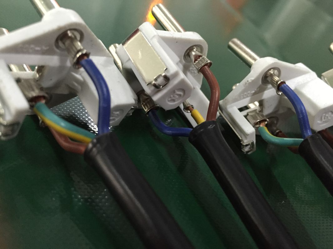 Machine de rabattement de câble automatique électrique de prise de 3 Pin Power Cord Making Machine